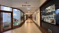 Burlington Square (D7), Retail #557526691